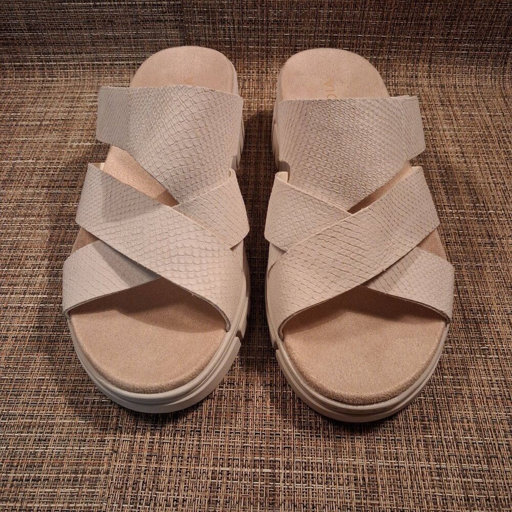 Vionic Uptown Sunset Womens Sandals Ivory Nubuck sz 9 Wide